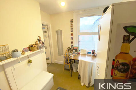 62 Avenue Road (7...