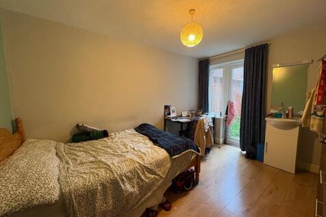 PHOTO-2025-11-05-...