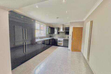 PHOTO-2025-08-07-...