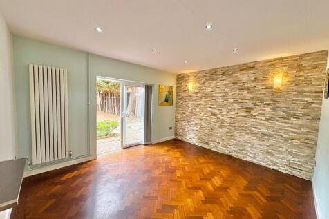 PHOTO-2025-08-07-...