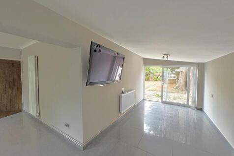 PHOTO-2025-08-07-...