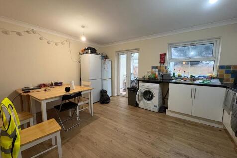 PHOTO-2025-12-08-...