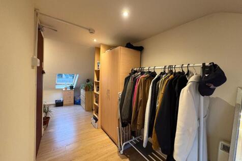 PHOTO-2025-12-08-...