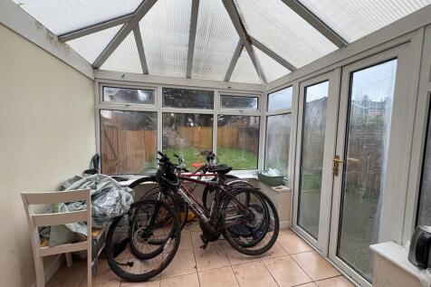 PHOTO-2025-12-08-...