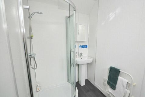 B&amp;b Shower Room