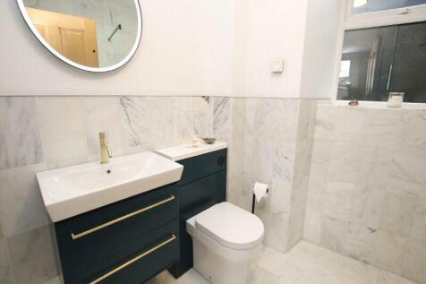 Master En-Suite