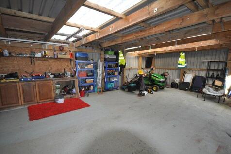 Garage/Workshop