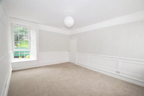 Bedroom 1 (2)