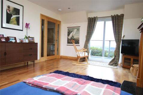 Living Room (2)