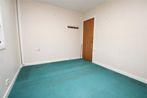 Bedroom 5 / Office