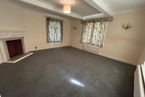 Living Room 2.jpg