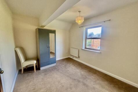 Bedroom 1.jpg