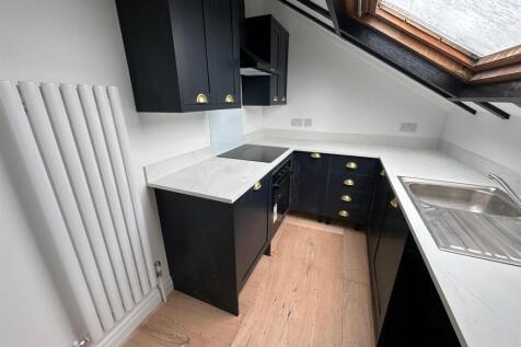 Kitchen (2).jpg