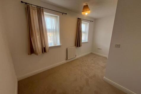 Second bedroom diff angle.jpg