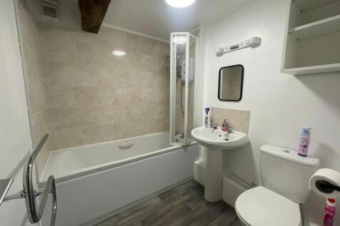 Bathroom.jpg