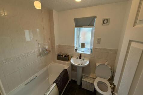Bathroom.jpg