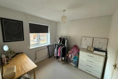 Second bedroom.jpg