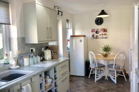 Kitchen2.jpg