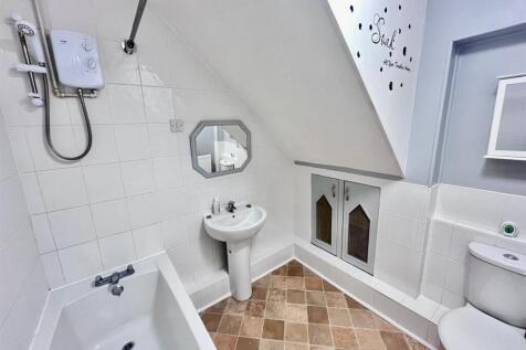 Bathroom.jpg