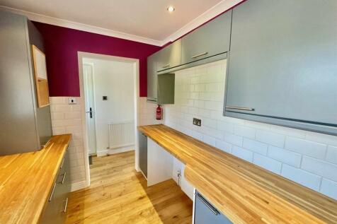 39 Brooksode Kitchen 3.jpg