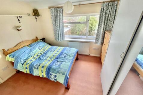 bedroom 1.jpeg