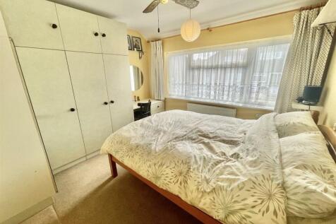bedroom 2.jpeg