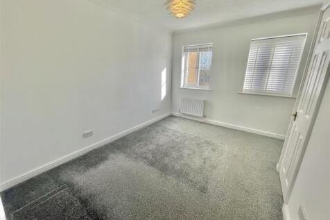 bedroom 1.1.jpg