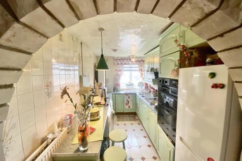 Kitchen 3.jpg
