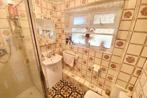 Shower room.jpg