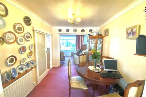 Dining room 2.jpg