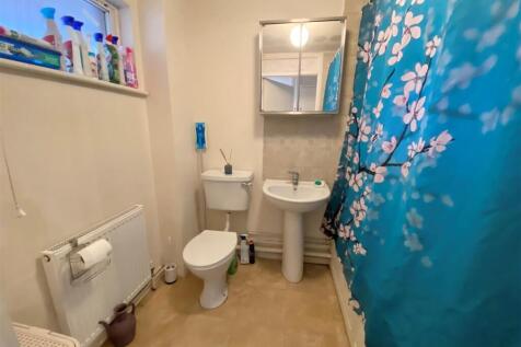 Bathroom.jpg