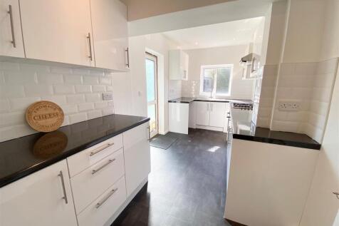 Kitchen 1.jpg