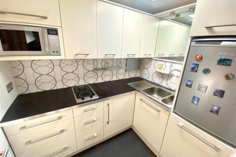 Upstairs Kitch 111.jpg
