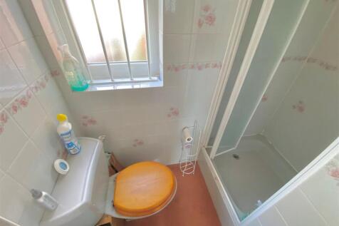 Downstairs WC.jpg