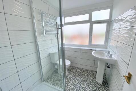 Shower Room.jpg