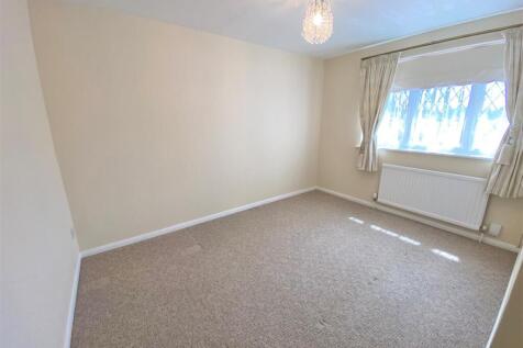 Bedroom 1.jpg