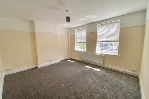 Bedroom 1.jpg