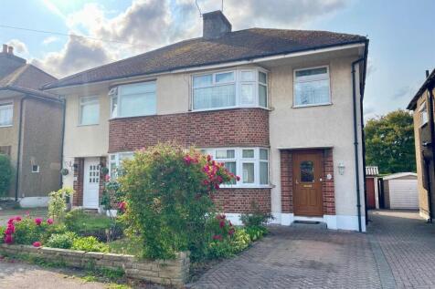 12 Elmscroft Front.jpg