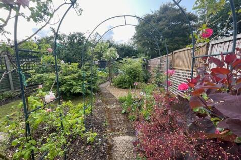 12 Elmscroft Garden 3.jpg