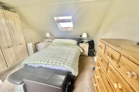 bedroom 1.2.jpg