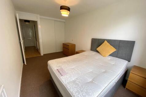 Bedroom Pic 2.jpg