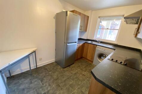 Kitchen pic 2.jpg