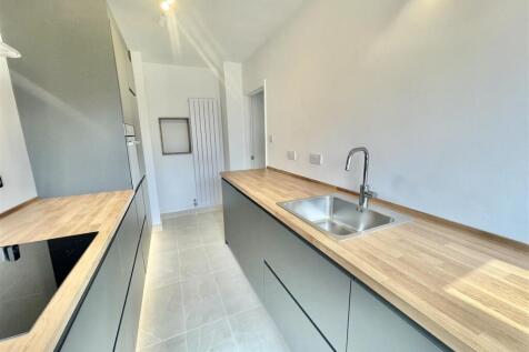 kitchen 1.jpg
