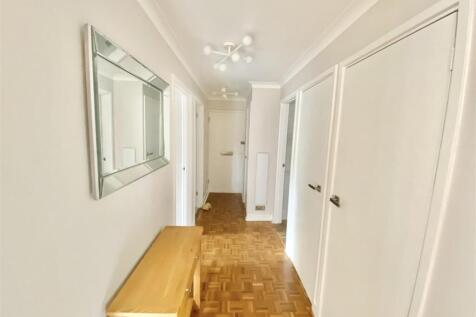 Entrance hall.jpg
