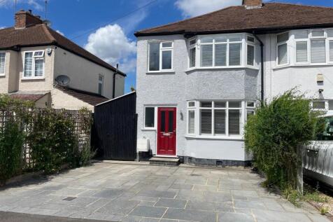 38 Clive Close Front.jpg
