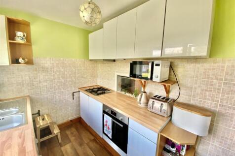 Kitchen 2.jpg