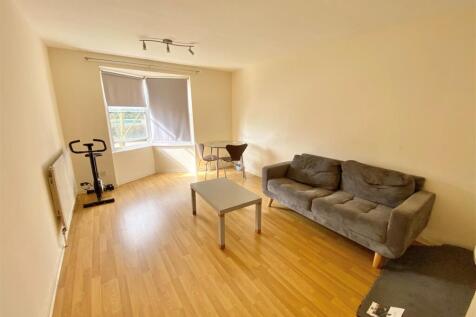 Lounge Pic 1.jpg