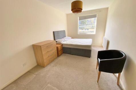 Bedroom Pic 1.jpg