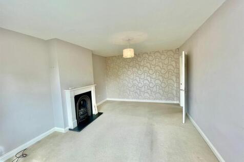 77 Church Rd Lounge 2.jpg