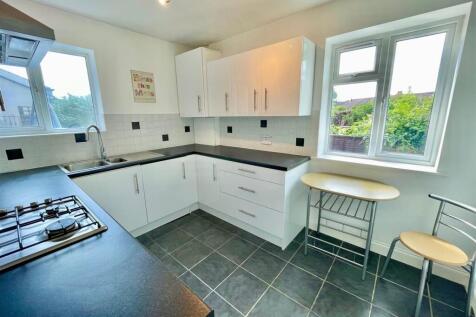 77 Church Rd Kitchen 2.jpg
